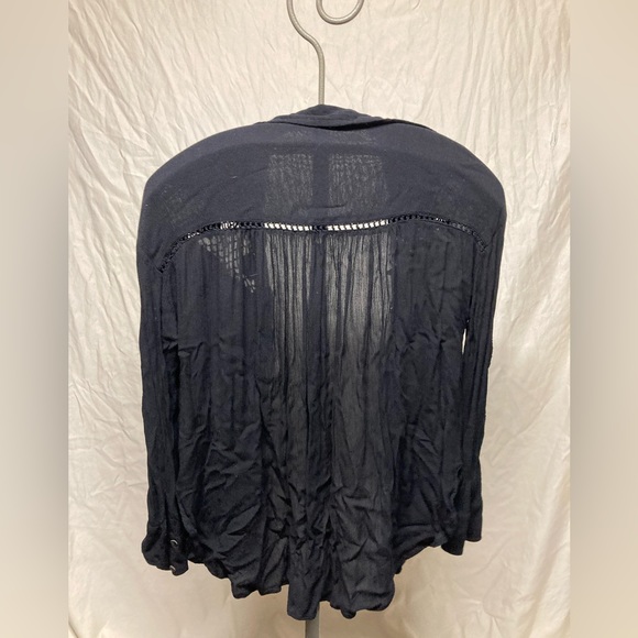 Free people black shirt - tag removed - maybe M or L - Picture 3 of 5